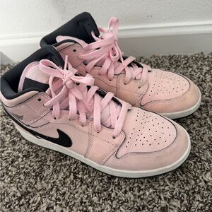 Nike Women's Blush Pink and Black Sneakers